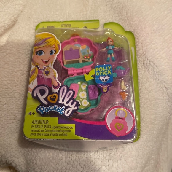 Polly Pocket Playset with Accessories - Picture 1 of 8